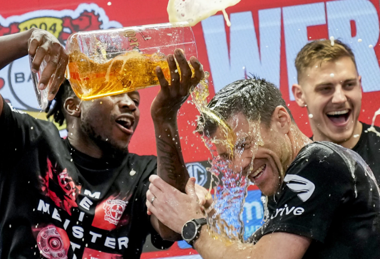 Bayer Leverkusen vinder sin første Bundesliga-titel og afslutter Bayern Münchens 11-årige regeringstid